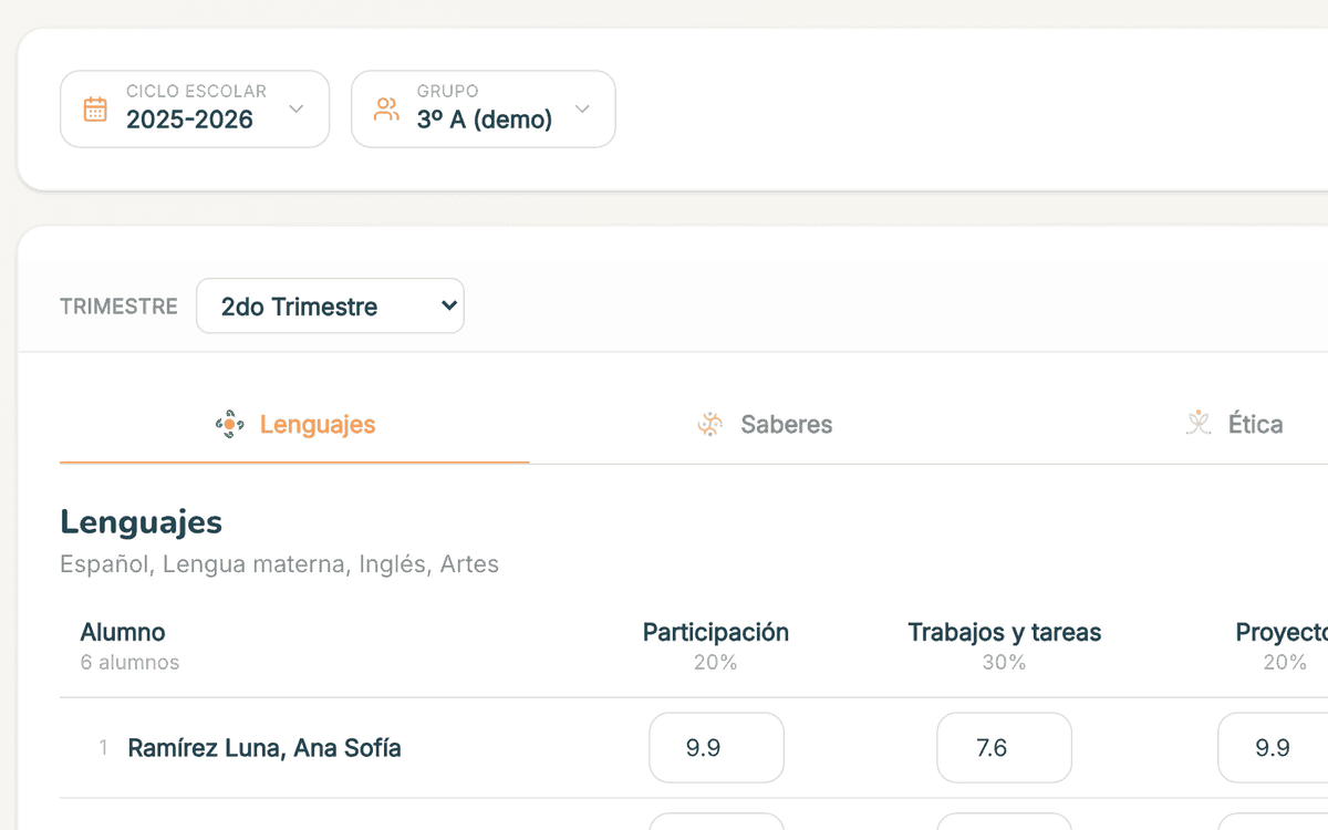 Selectores de ciclo escolar, grupo y trimestre en la herramienta de calificaciones